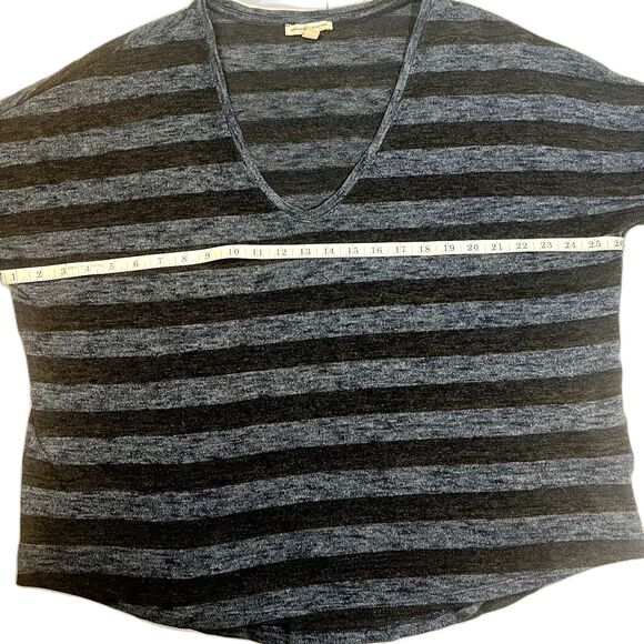 American Eagle L V‑Neck Sweater Navy Black Stripe Knit Fall Layering - Picture 2 of 10